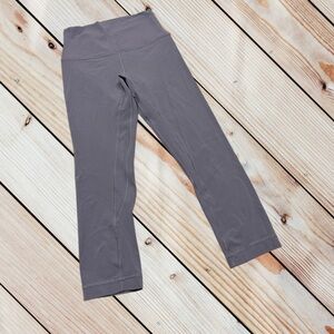 Lululemon size 2 grey 19” crop leggings